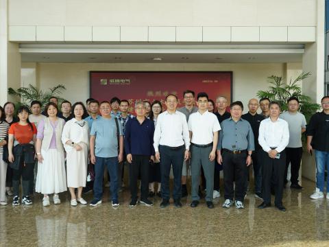 信阳电专委走进suncitygroup太阳集团电气